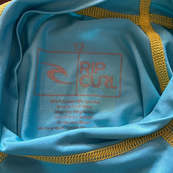 Youth RipCurl Rashguard - Picture 3 of 3